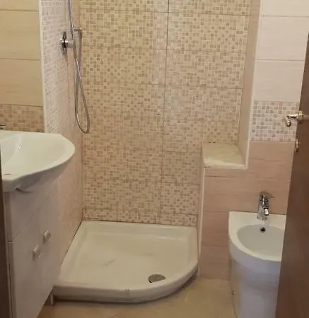 Via Palestrina - Corso Vercelli * トリノ